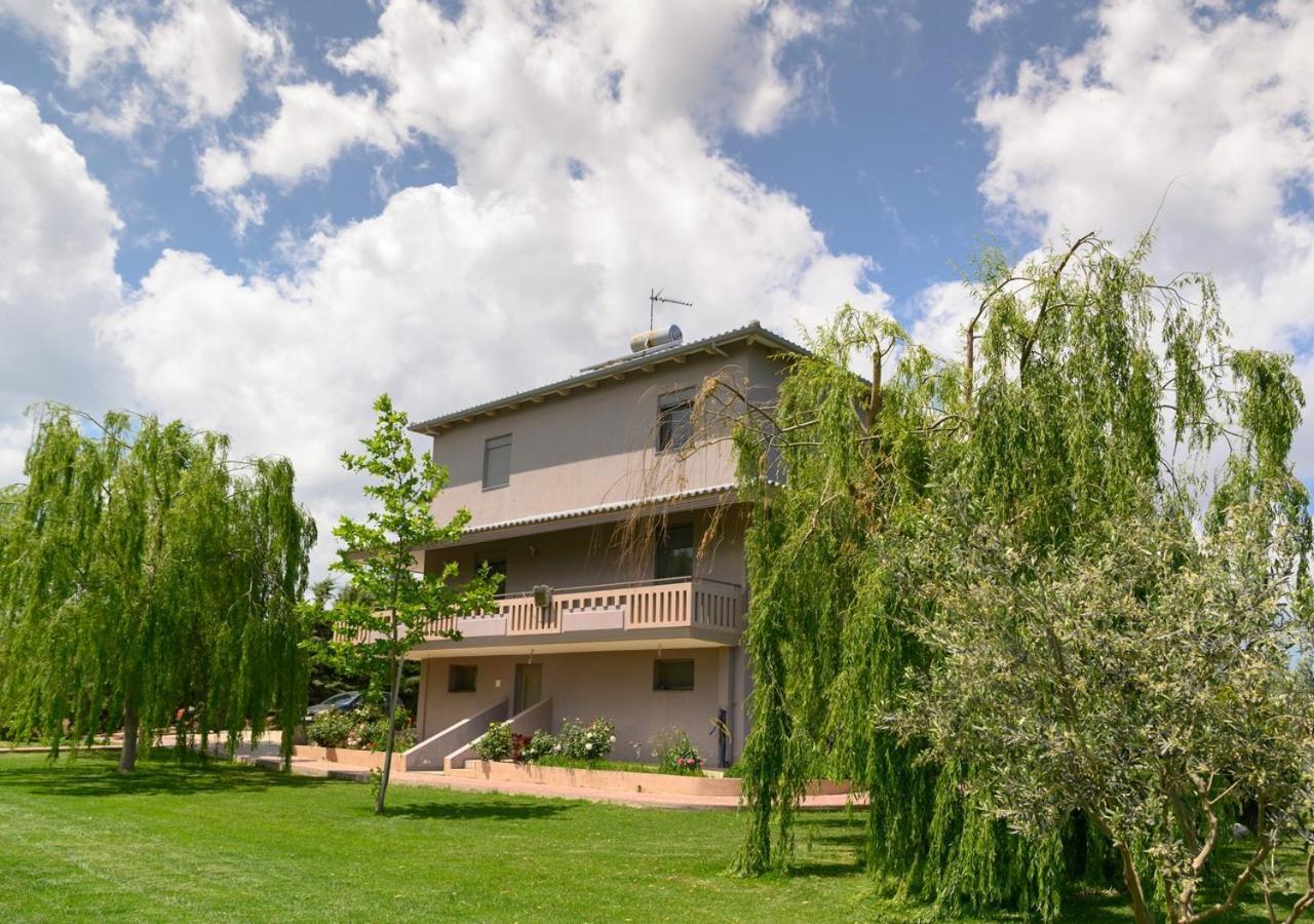 Villa In Nature Mitopoli Eksteriør bilde